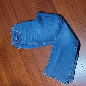 WHBM short curvy flare 👖